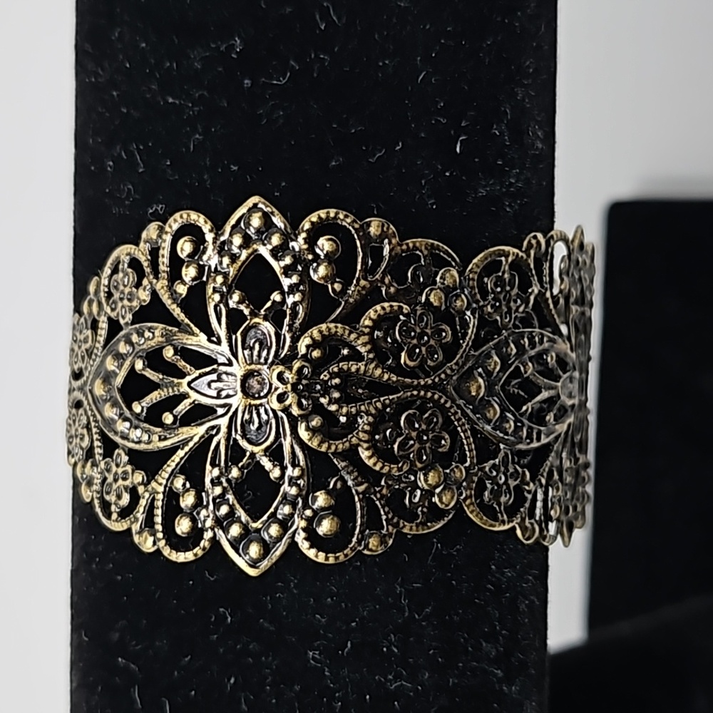 Pretty Cuff Bracelet - image 4